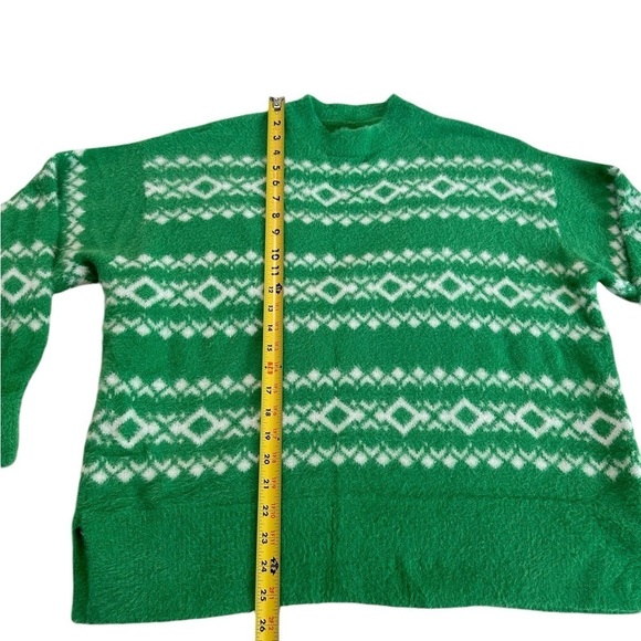 Aerie Flurry Oversized Crew Neck Green White Sweater Size SP - Picture 7 of 17